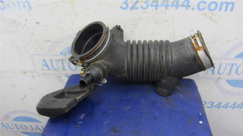 Патрубок воздушного фильтра TOYOTA VENZA 09-16 2009 AGV10 2.7 1ARFE 17881-0V010 Б/У