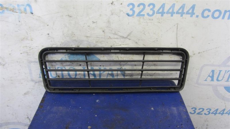 Решетка переднего бампера TOYOTA CAMRY 50 12-15 53112-06210 Б/У