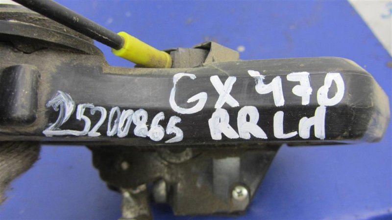 Замок двери задний левый GX470 02-09
