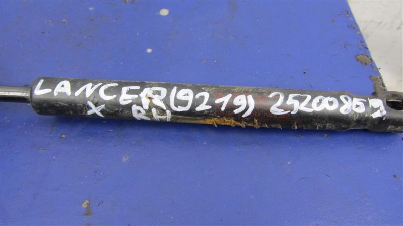 Амортизатор крышки багажника LANCER X 10 07-15 2012 Седан 2.4