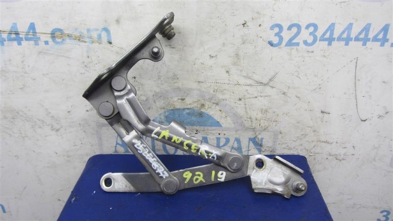 Запчасть петля крышки багажника левая MITSUBISHI LANCER X 10 07-15 2012 Седан 2.4 5923A013 Б/У Петля крышки багажника левая MITSUBISHI LANCER X 10 07-15 2012 Седан 2.4 5923A013 Б/У