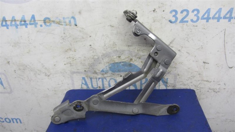 Петля крышки багажника левая MITSUBISHI LANCER X 10 07-15 Седан 2.4 Петля крышки багажника левая MITSUBISHI LANCER X 10 07-15 Седан 2.4