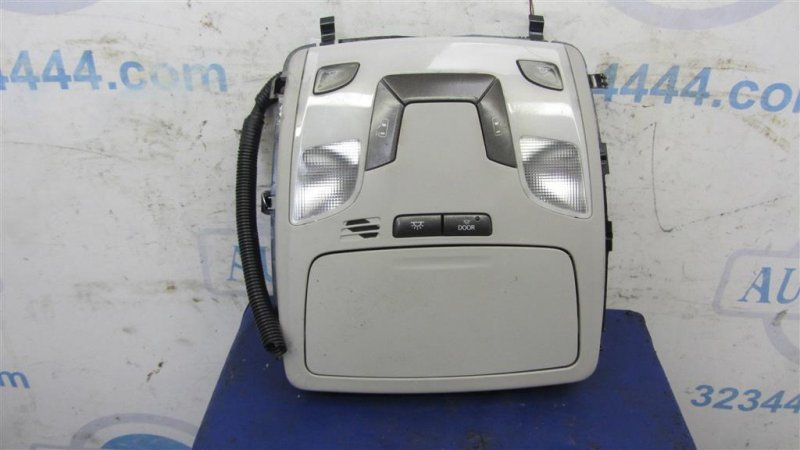 Запчасть плафон салона TOYOTA SIENNA 11-16 2013 GSL30 3.5 2GR-FE 63650-08441-B0 Б/У Плафон салона TOYOTA SIENNA 11-16 2013 GSL30 3.5 2GR-FE 63650-08441-B0 Б/У