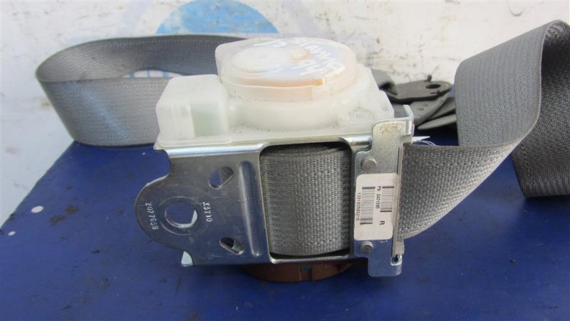 Ремень безопасности передний правый SIENNA 11-16 2013 GSL30 3.5 2GR-FE