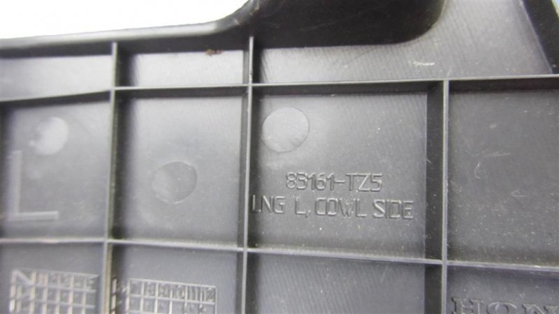 Накладка на стойку кузова передняя левая MDX (YD3) 13-21 YD2