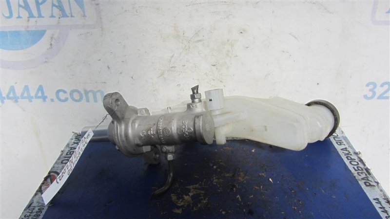 Главный тормозной цилиндр VENZA 09-16 2009 AGV15 2.7 1ARFE
