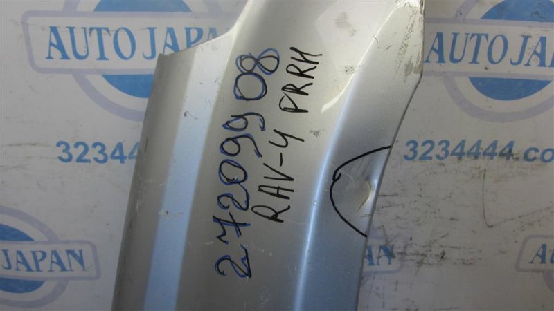 Крыло переднее переднее правое RAV4 00-05