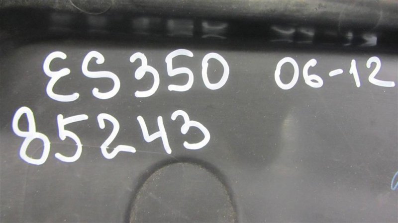 Пластик под лобовое стекло / Жабо ES350 06-12