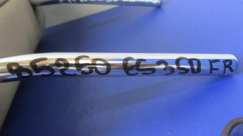 Подголовник сиденья передний ES350 06-12