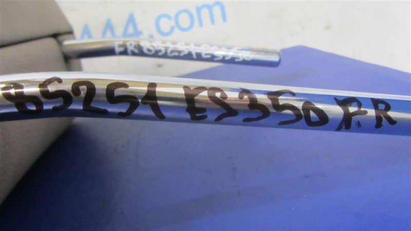 Подголовник сиденья передний ES350 06-12