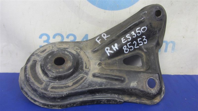 Крепление балки подвески заднее правое LEXUS ES350 06-12 ACV40 2.4 2AZ-FE 51023-33060 Б/У