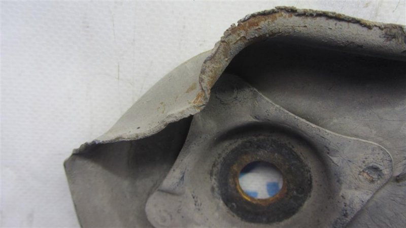 Крепление балки подвески заднее левое ES350 06-12