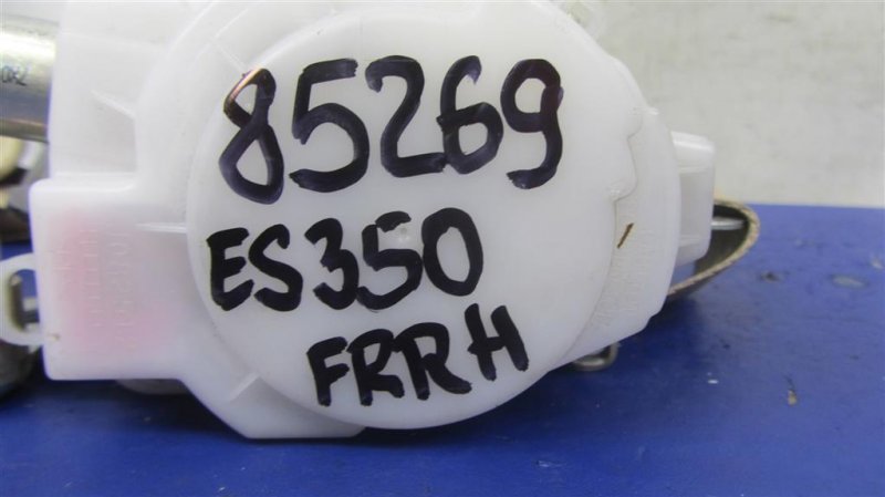 Ремень безопасности передний правый ES350 06-12