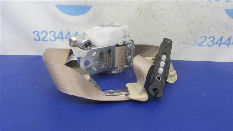 Ремень безопасности передний правый ES350 06-12