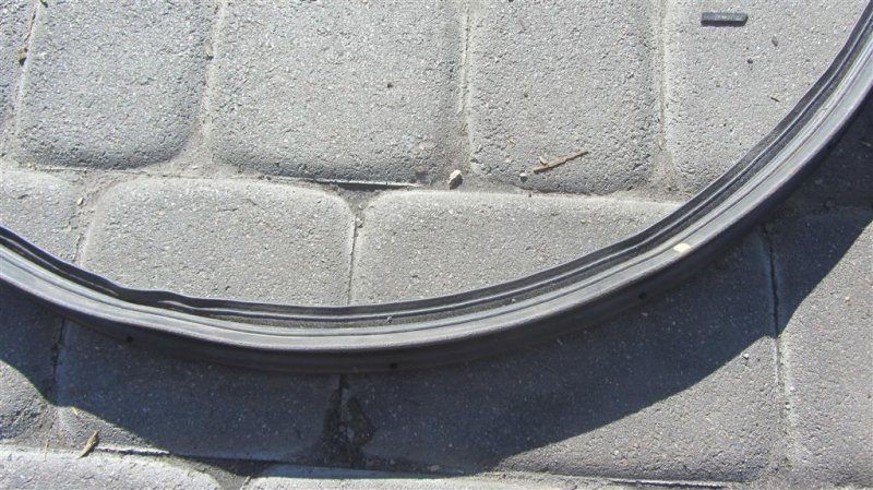 Уплотнитель двери ES350 06-12