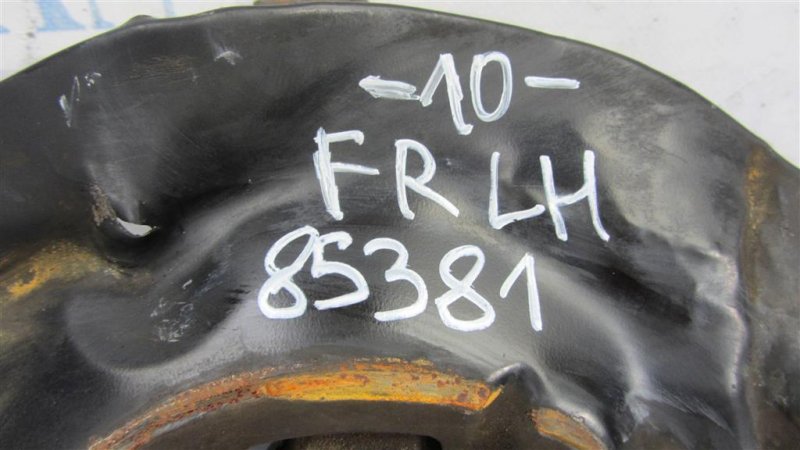 Кулак поворотный передний левый TOYOTA CAMRY 10 92-96