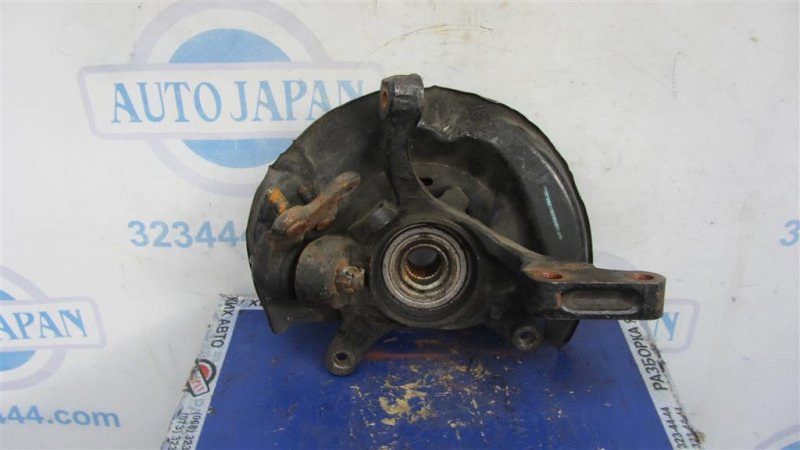 Кулак поворотный передний левый TOYOTA CAMRY 10 92-96 4321233010 Б/У