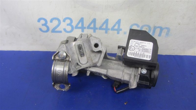Запчасть замок зажигания ACURA MDX (YD2) 06-13 YD2 35100-STX-A11 Б/У Замок зажигания ACURA MDX (YD2) 06-13 YD2 35100-STX-A11 Б/У
