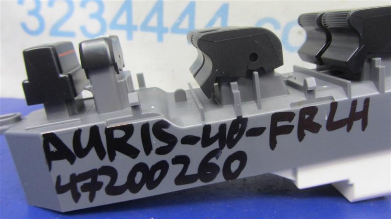 Блок управления стеклоподъемниками передний левый AURIS 06-12