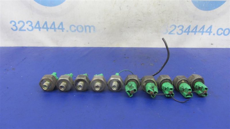 Датчик детонации TOYOTA CAMRY 30 02-06 89615-12090 Б/У