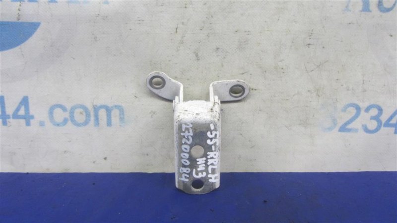 Петля двери нижняя задняя левая TOYOTA CAMRY 55 14-17 68780-0D071 Б/У