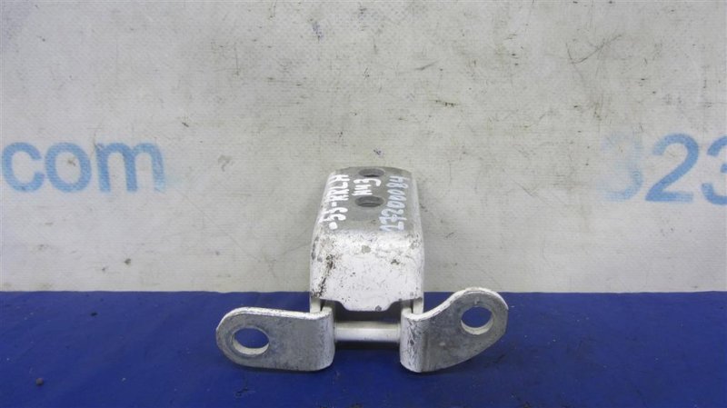 Петля двери нижняя задняя левая TOYOTA CAMRY 55 14-17