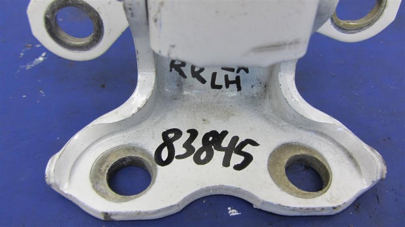 Петля двери верхняя задняя левая VENZA 09-16