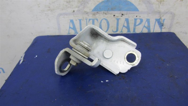 Петля двери нижняя задняя левая FUSION 14- Петля двери нижняя задняя левая FUSION 14-