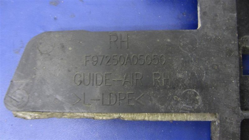 Дефлектор радиатора правый TEANA J31 03-07