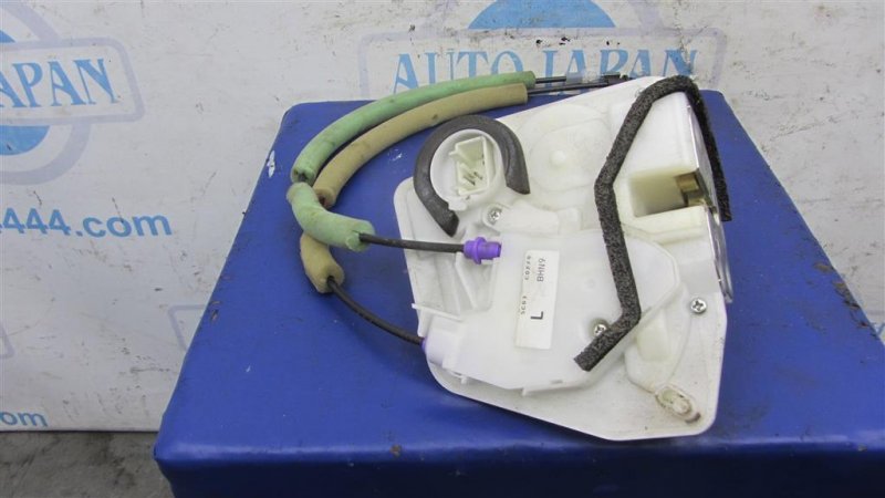 Замок двери задний правый MAZDA 3 BM 13-19