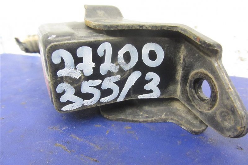 Датчик удара левый RAV4 00-05