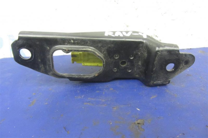 Датчик удара левый TOYOTA RAV4 00-05