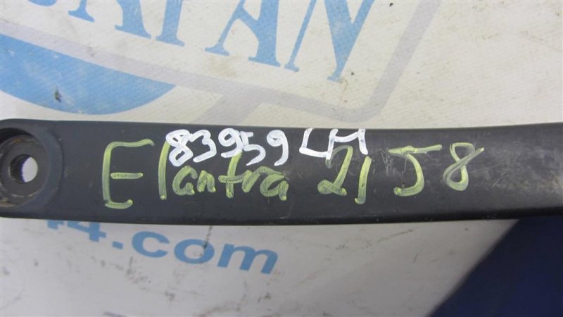 Поводок стеклоочистителя передний правый ELANTRA AD 16- 2017 Седан 2.0