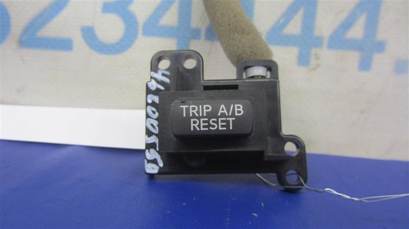 Кнопки на руль INFINITI G25/G35/G37/Q40 06-14 25273-JK60A Б/У