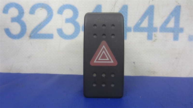 Запчасть кнопка аварийной сигнализации SUZUKI SX4 06-13 2008 Хетчбек 2.0 J20A 37430-62J00-P4Z Б/У Кнопка аварийной сигнализации SUZUKI SX4 06-13 2008 Хетчбек 2.0 J20A 37430-62J00-P4Z Б/У