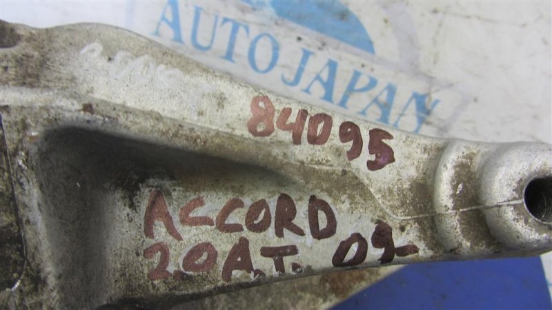 Кронштейн двигателя ACCORD CU8 / TSX 08-14 Кронштейн двигателя ACCORD CU8 / TSX 08-14