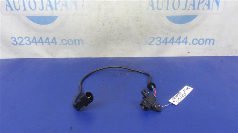 Запчасть датчик положения коленвала MITSUBISHI OUTLANDER 03-07 Б/У Датчик положения коленвала MITSUBISHI OUTLANDER 03-07 Б/У