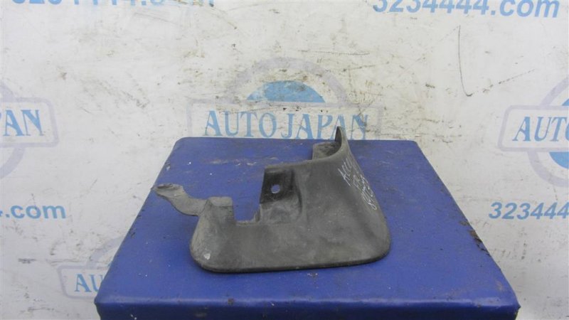 Брызговик передний правый HYUNDAI ACCENT MC 06-10 08460-1E500 Б/У