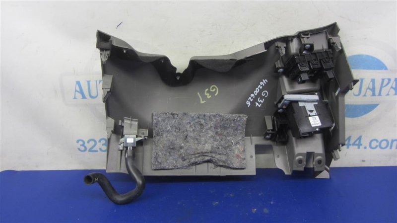 Накладка торпедо G25/G35/G37/Q40 06-14