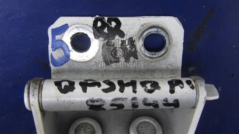 Петля крышки багажника правая NISSAN QASHQAI/ROGUE SPORT 14-