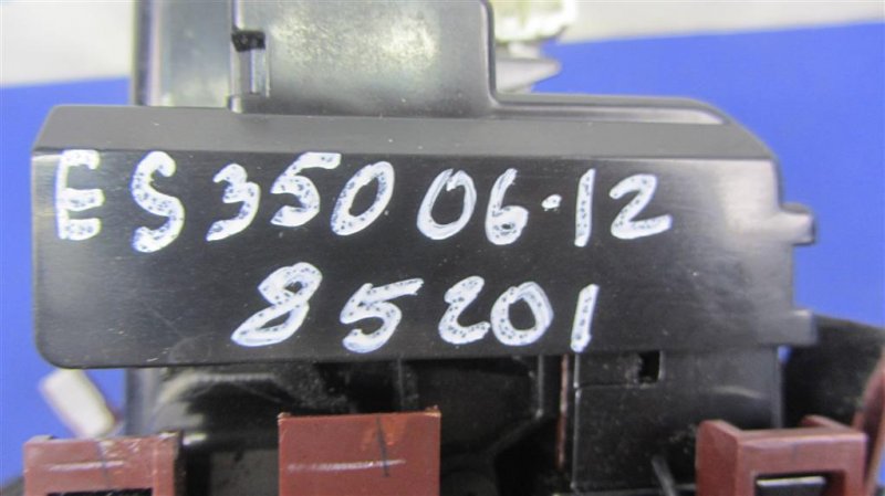 Накладка в салоне ES350 06-12