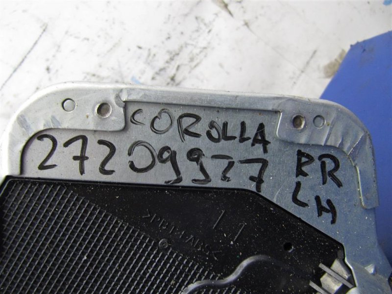 Замок двери задний левый COROLLA 150 06-13