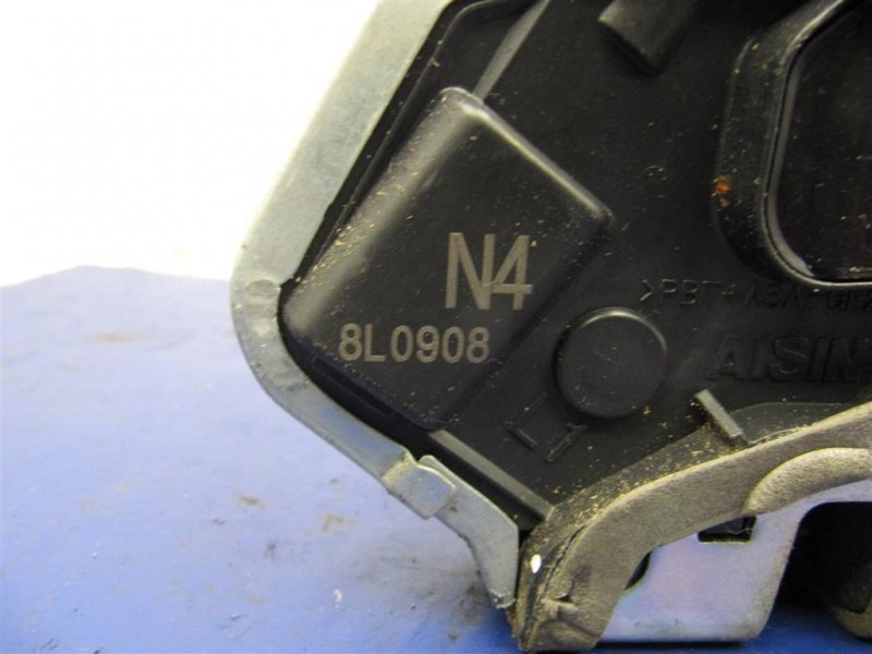 Замок двери задний левый TOYOTA COROLLA 150 06-13