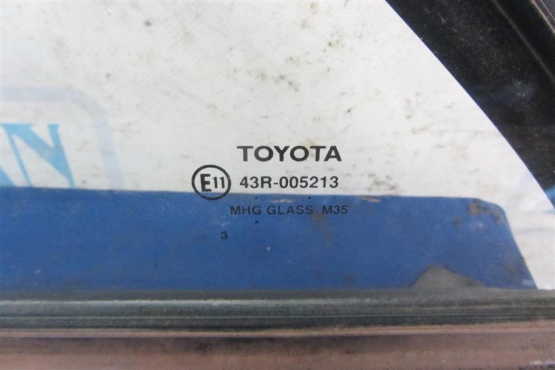 Стекло двери глухое заднее левое TOYOTA CAMRY 50 12-15