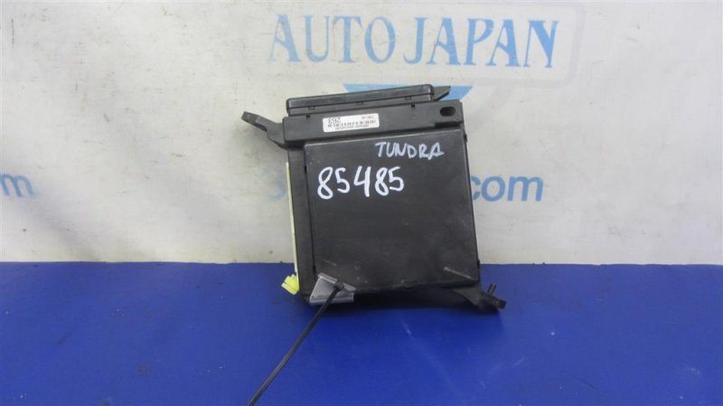 Запчасть блок предохранителей салон TOYOTA TUNDRA 13- 82730-0C243 Б/У Блок предохранителей салон TOYOTA TUNDRA 13- 82730-0C243 Б/У