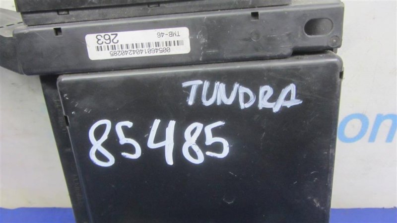 Блок предохранителей салон TUNDRA 13- Блок предохранителей салон TUNDRA 13-