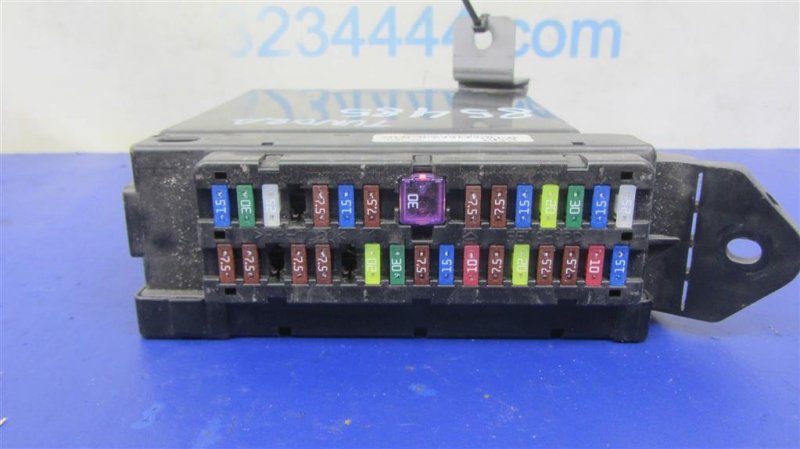 Блок предохранителей салон TUNDRA 13- Блок предохранителей салон TUNDRA 13-