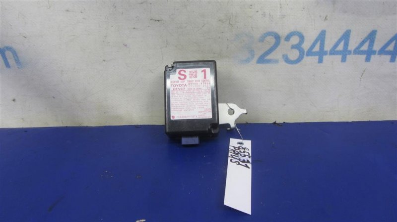Блок электронный TOYOTA PRIUS - 30 09-17 89740-47050 Б/У