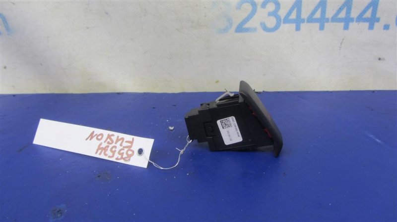 Кнопка аварийной сигнализации FORD FUSION 14-