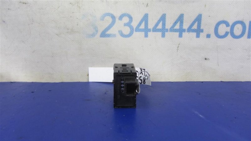 Кнопка курсовой устойчивости LX570 07-15